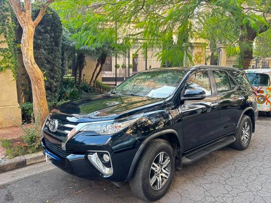 TOYOTA HILUX SW4 2.7 SRV 7 LUGARES 4X2 16V FLEX 4P AUTOMÁTICO TOYOTA HILUX SW4 2.7 SRV 7 LUGARES 4X2 16V FLEX 4P AUTOMÁTICO